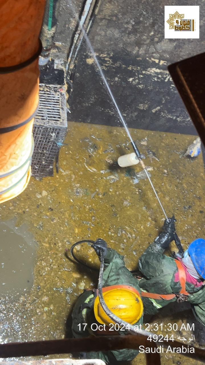 Sewage Tank Cleaning image 1